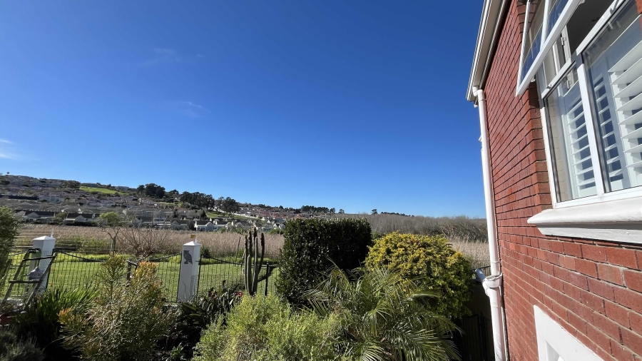3 Bedroom Property for Sale in Van Riebeeckshof Western Cape
